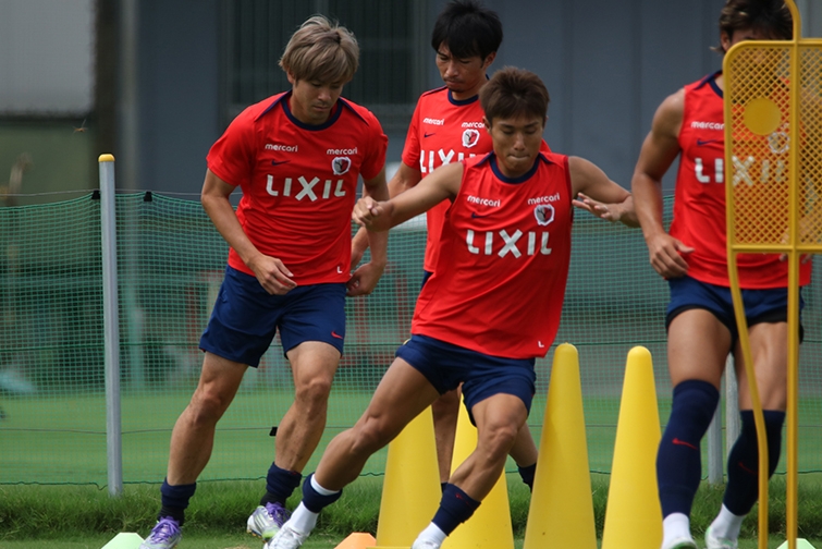 官方：鹿岛鹿角众筹改造训练场已投入使用，将有效降低雨天受伤风险